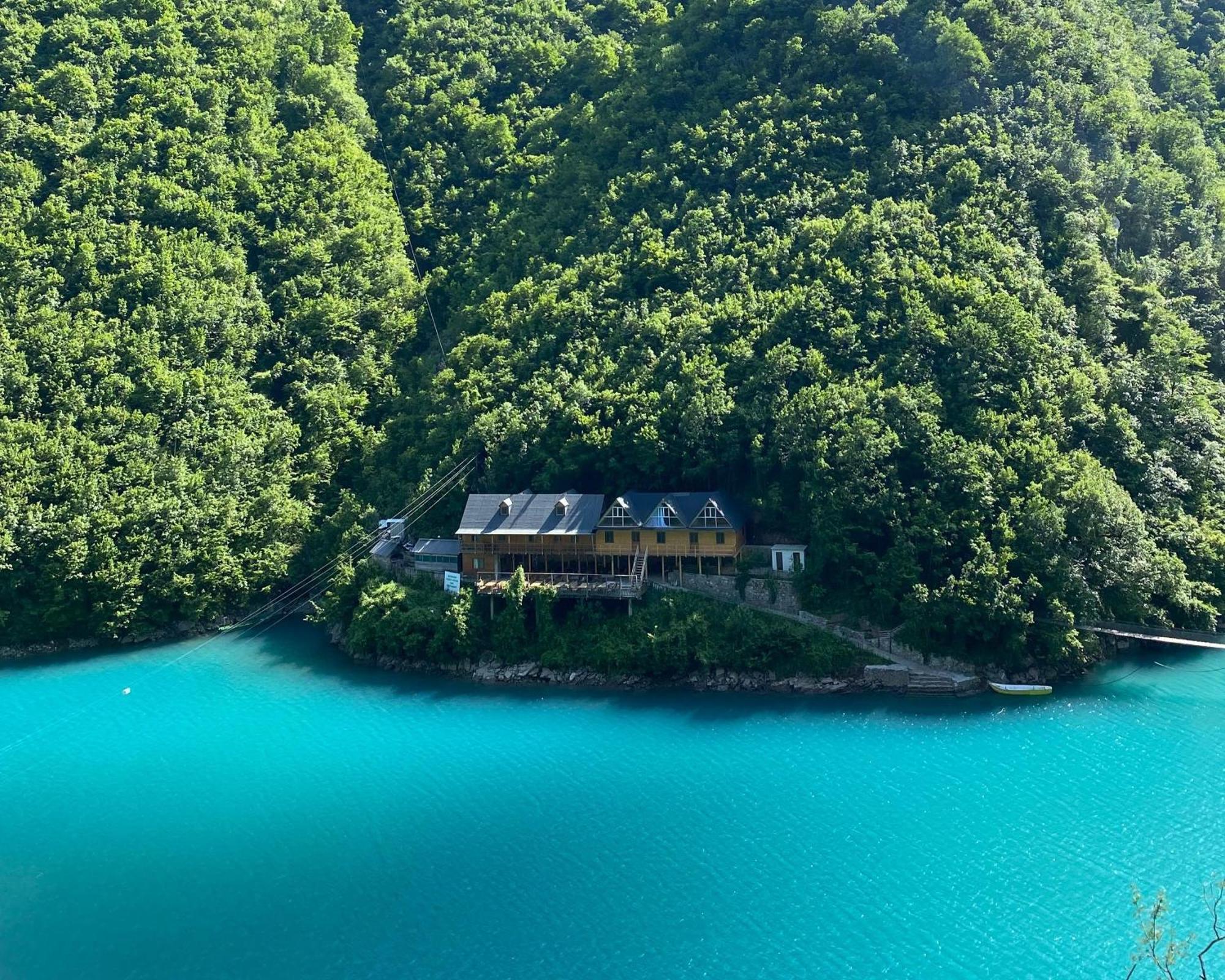 Auberge de jeunesse Riverside Komani