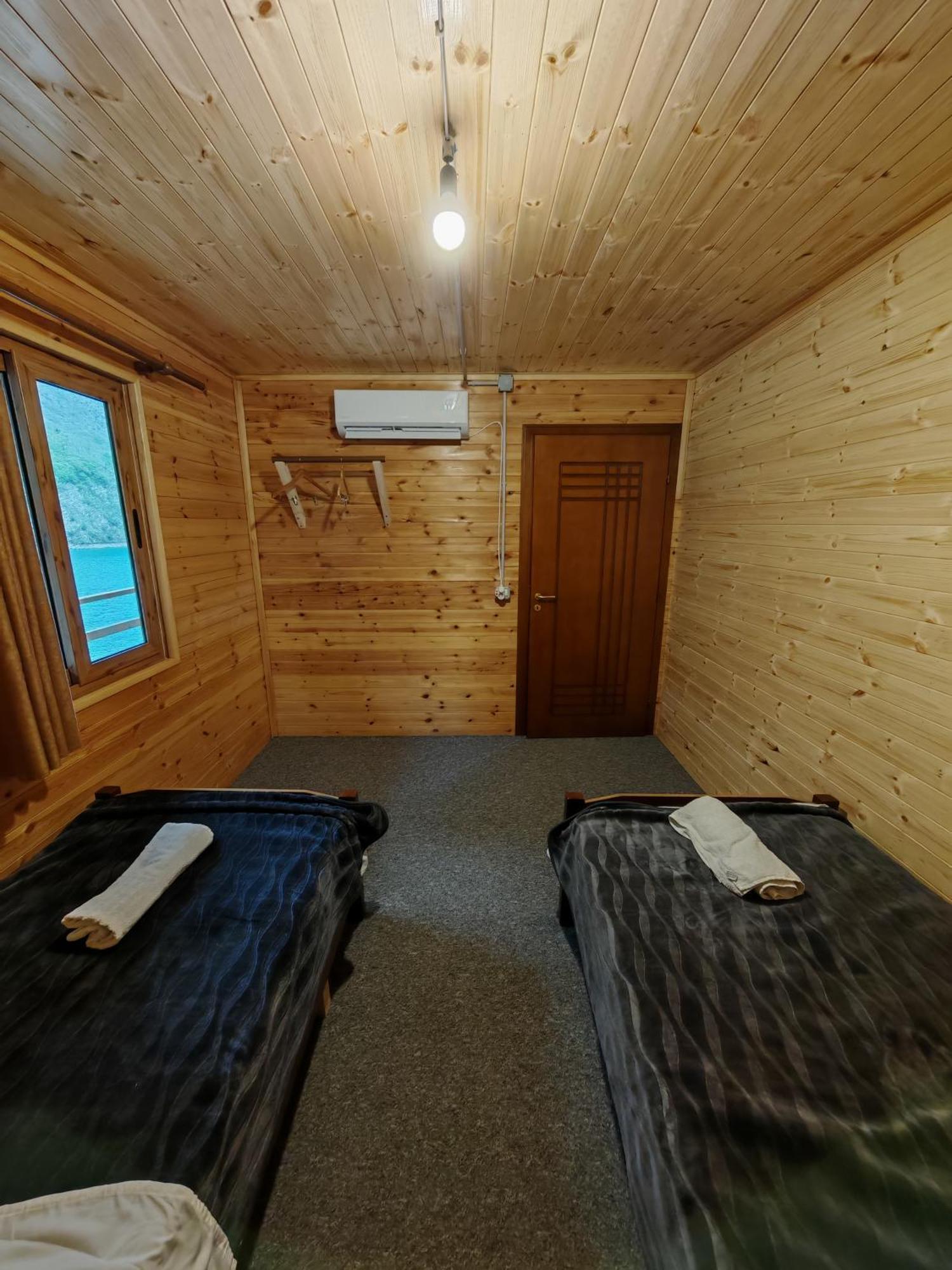 Riverside Komani Hostel Koman